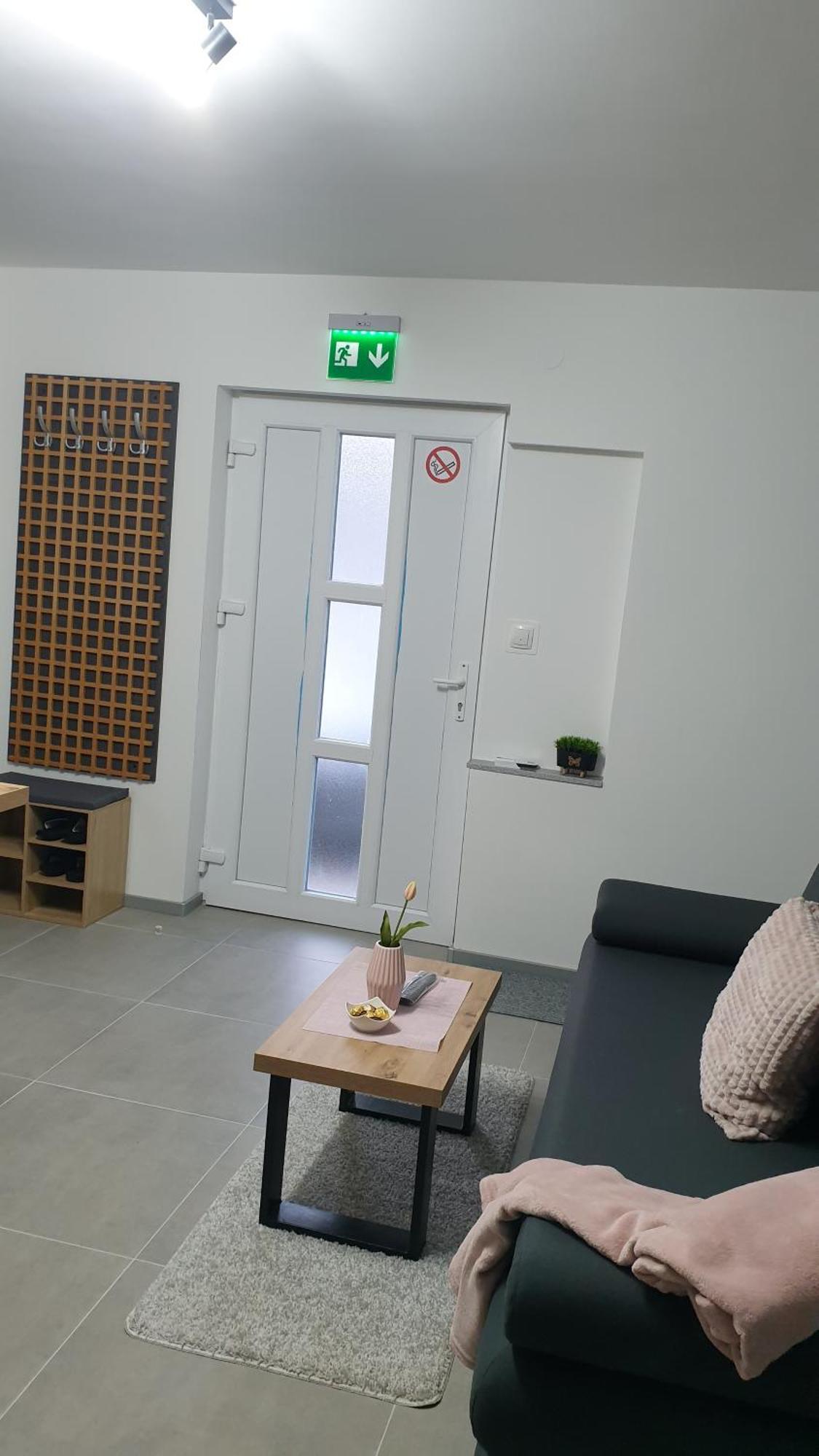 Apartma Basarac Gracac (Zadar)
