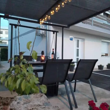 Apartman Basarac Gračac Zewnętrze zdjęcie